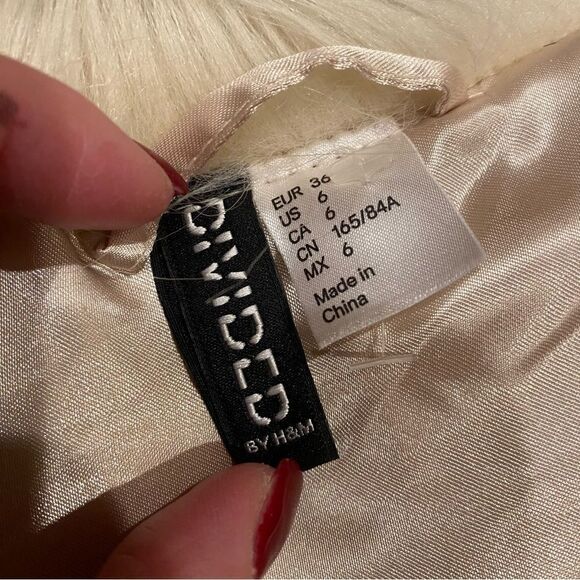 H&M Cream Cropped Faux Fur Vest Women’s US 6 - Picture 7 of 8